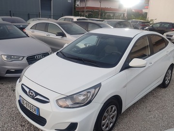 Cars: Hyundai Accent