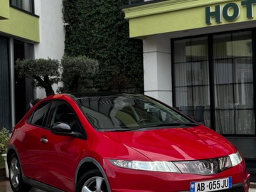 Cars: Honda Civic Automatic 