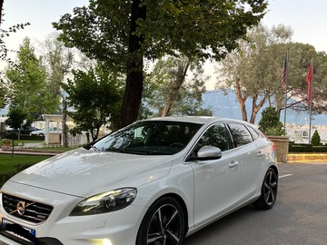 Cars: VOLVO V40 2.0 Diesel R Design Automatic