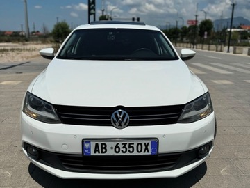 Cars: Woklsvagen Jetta