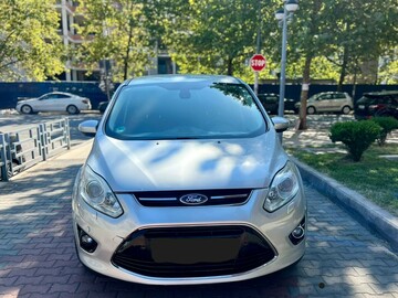 Makina: Ford c-Max