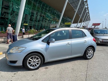 Cars: Toyota Auris