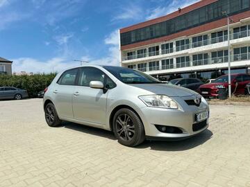 Cars: Toyota Auris 