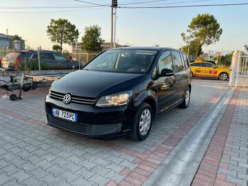 Makina: Volkswagen Touran Black