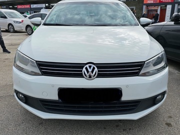 Cars: VW Jetta White 1.6 (K)