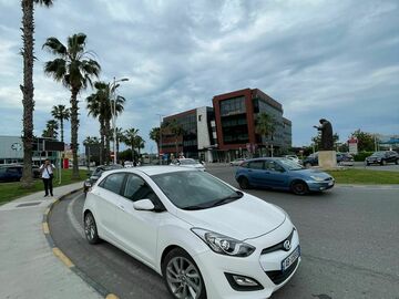 Cars: Hyundai i30 2013