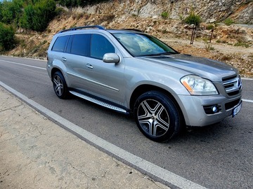 Auto: Mercedes GL 6+1 (AB 173 DD)