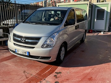 Cars: Hyundai starex