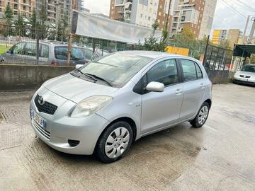 Makina: TOYOTA YARIS new199
