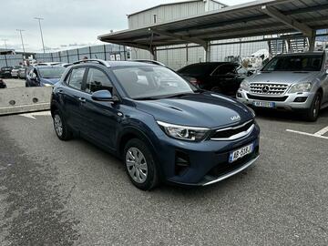 Cars: Kia Stonic Manual