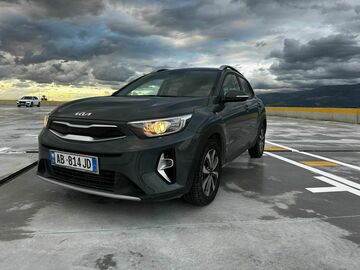 Cars: Kia Stonic Urban
