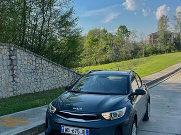 Cars: Kia Stonic Automatic