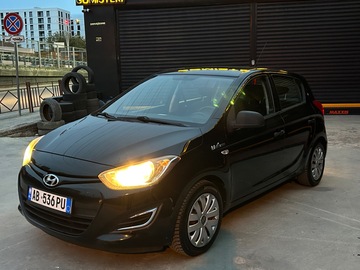 Cars: Hyundai i20 2014