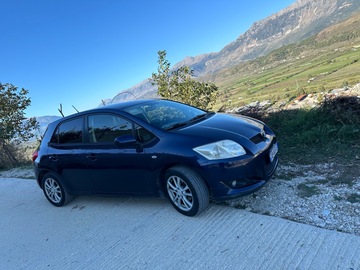 Makina: Toyota auris