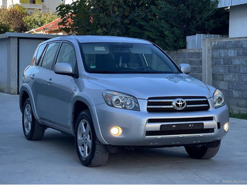 Makina: Toyota Rav 4