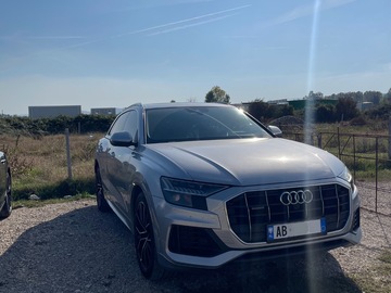Cars: Audi Q8