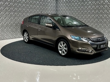 Auto: HONDA INSIGHT HYBRID(AUTOMATIC)