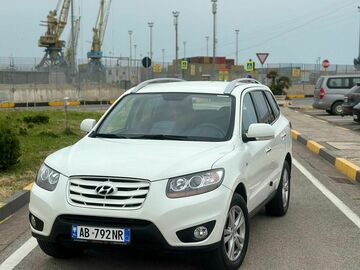 Cars: Hyundai Santa Fe