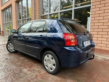 Cars: Toyota Corolla