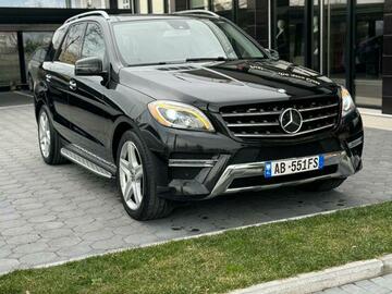 Cars: Mercedes Benz ML 350