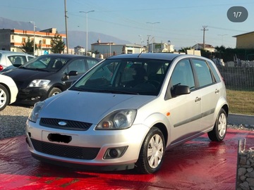 Auto: FORD FIESTA