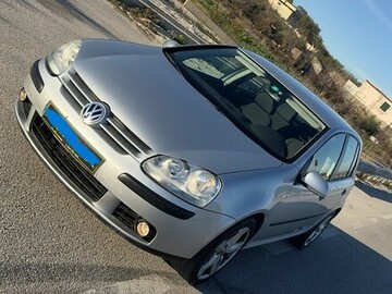 Auto: Golf 5
