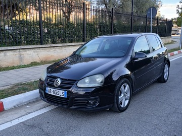Auto: Volkswagen Golf V