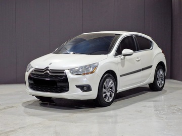 Cars: CITROËN DS4 