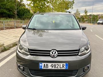 Cars: Volkswagen Touran