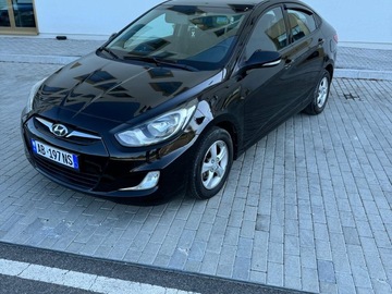 Cars: Hyundai accent