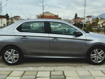 Cars: Silver Peugeot 301 