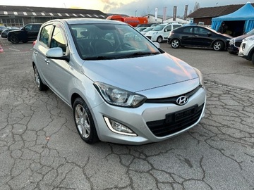 Auto: Hyundai i20 (2)