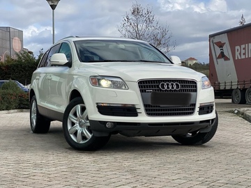 Cars: AUDI Q7