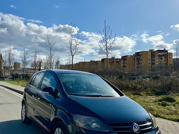 Cars: Volkswagen Golf 5 Plus Blu