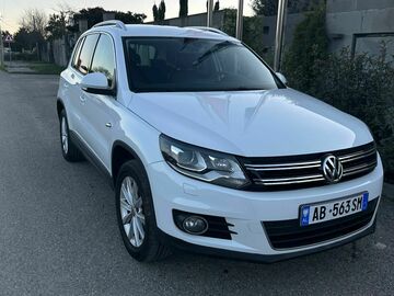 Cars: Tiguan AB563SM