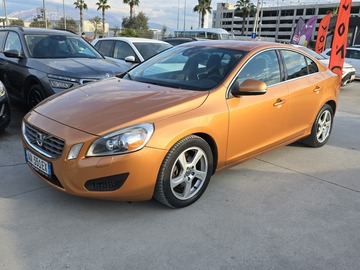 Cars: Volvo s60 Diesel Manual