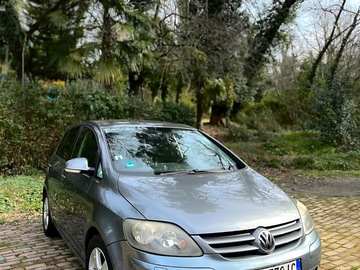 Cars: Volkswagen Golf 5 Plus