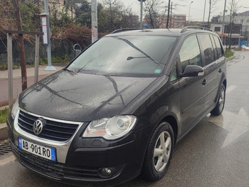 Cars: VW TOURAN