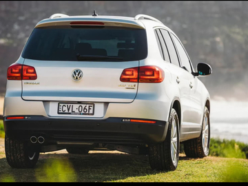 Cars: Tiguan 2.0  4 Motion 