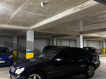 Cars: mercedes benz c200