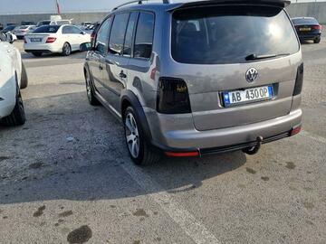 Cars: Volswagen Turane 7 seats