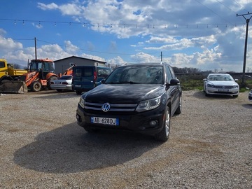 Makina: Tiguan (2012)