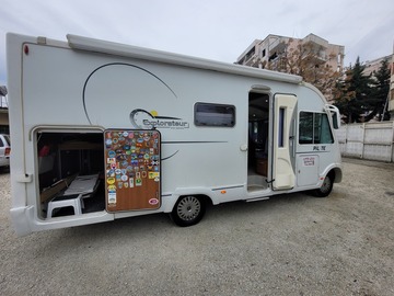 Cars: Camper Mercedes Benz ( Pilot) 