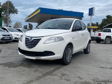 Cars: Lancia Ysilon 2014 Manual 0.9 Gasoline 