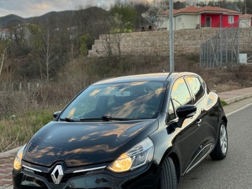 Cars: Renault clio