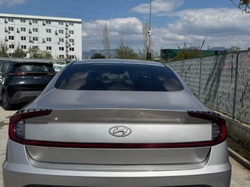 Cars: Hyundai Sonata