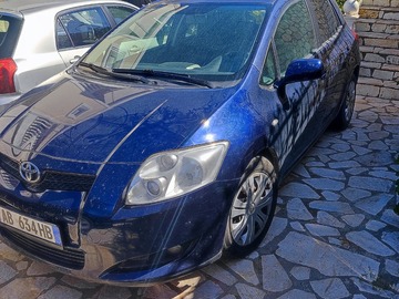 Cars: Toyota Auris