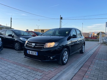 Makina: Dacia Sandero 820