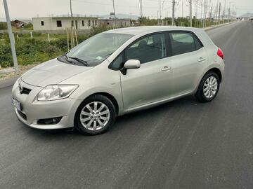 Cars: Toyota Auris