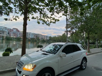 Cars: MERCEDEZ BENZ 350 AUTOMATIC